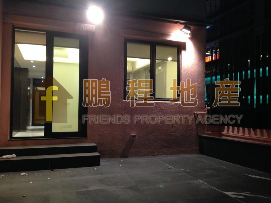 Flat for Rent in Yee Hong Building, Wan Chai