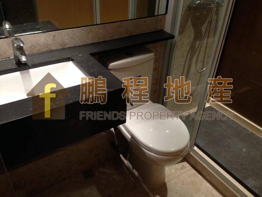 Flat for Rent in Yee Hong Building, Wan Chai