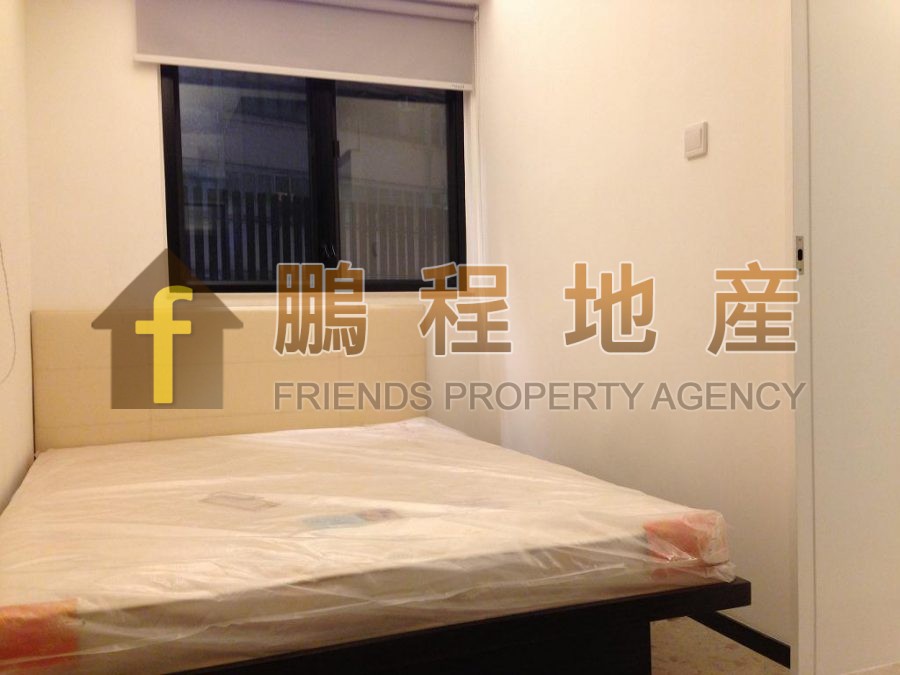 Flat for Rent in Yee Hong Building, Wan Chai