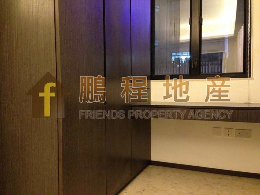 Flat for Rent in Yee Hong Building, Wan Chai