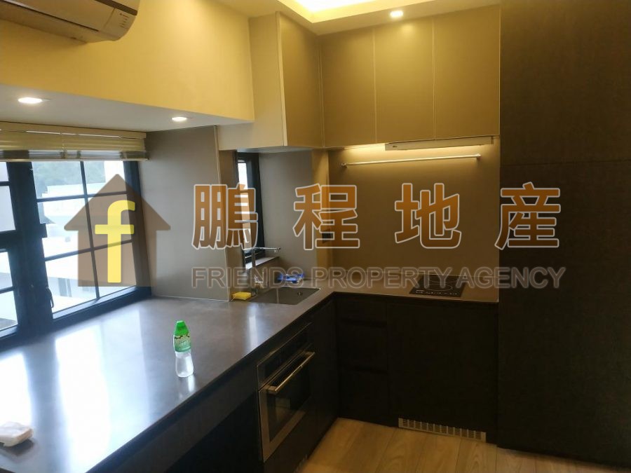 Flat for Rent in Manrich Court, Wan Chai