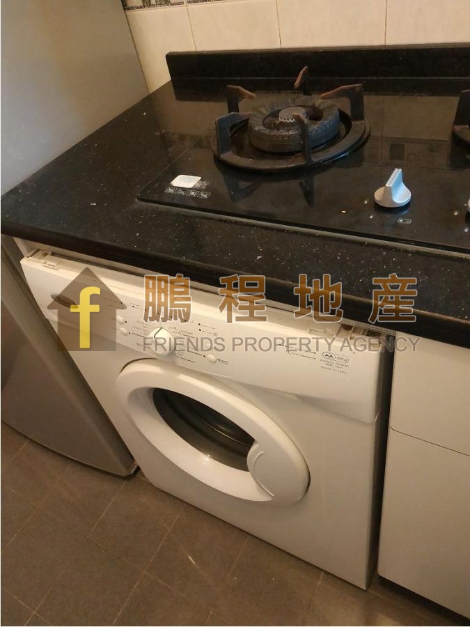 Flat for Rent in Pinnacle Building, Wan Chai