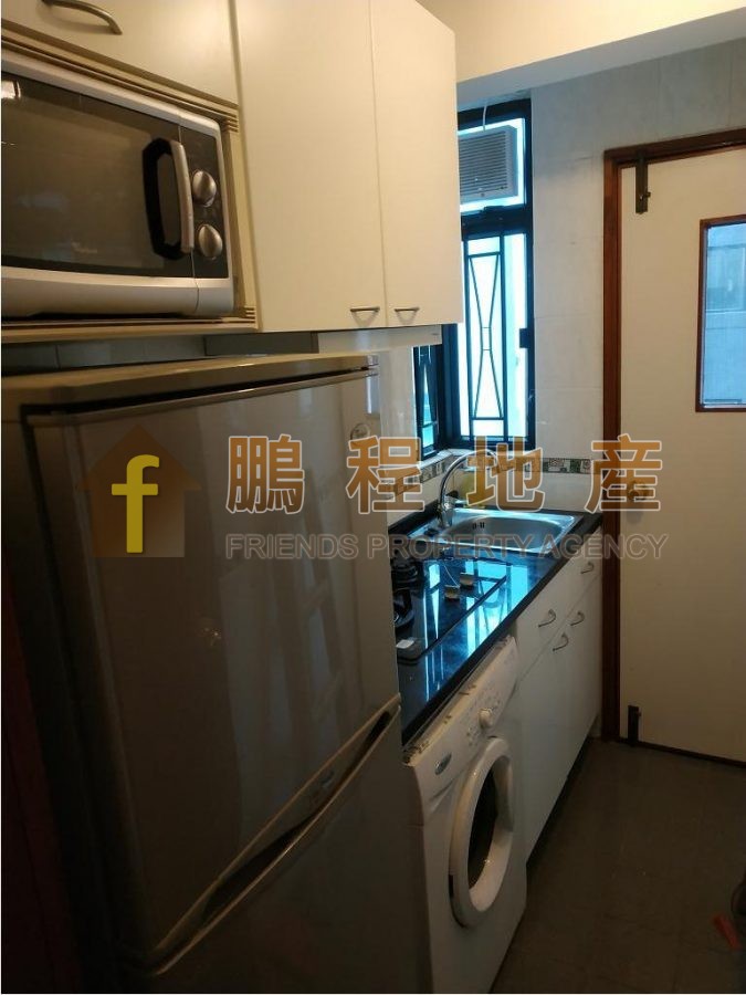 Flat for Rent in Pinnacle Building, Wan Chai