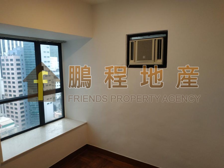 Flat for Rent in Pinnacle Building, Wan Chai