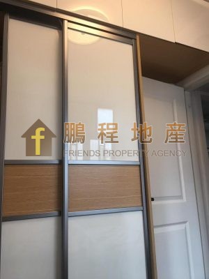 Flat for Rent in Fook Wo Building, Wan Chai