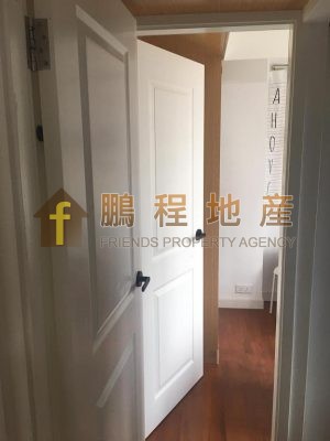 Flat for Rent in Fook Wo Building, Wan Chai