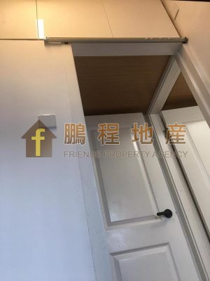 Flat for Rent in Fook Wo Building, Wan Chai