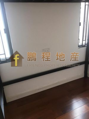 Flat for Rent in Fook Wo Building, Wan Chai