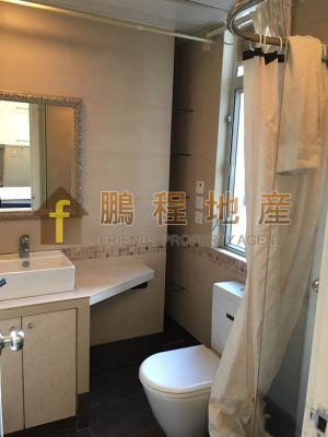 Flat for Rent in Low Block Vincent Mansion, Wan Chai