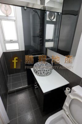 Flat for Rent in Luen Sen Mansion, Wan Chai