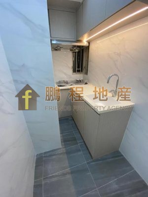 Flat for Rent in Fully Building, Wan Chai